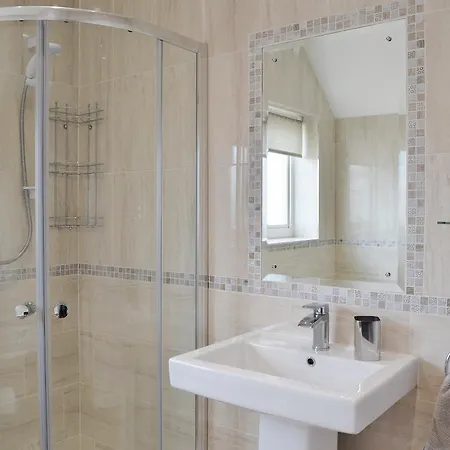 Amazing In With 3 Bedrooms And Wifi Ferienhaus *