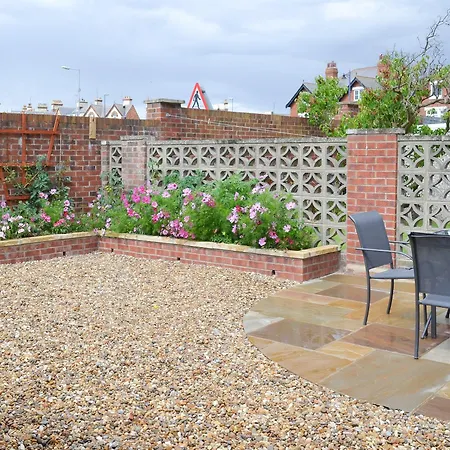 Ferienhaus Amazing In With 3 Bedrooms And Wifi Filey