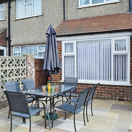 Amazing In With 3 Bedrooms And Wifi