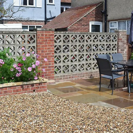 Amazing In With 3 Bedrooms And Wifi Holiday home