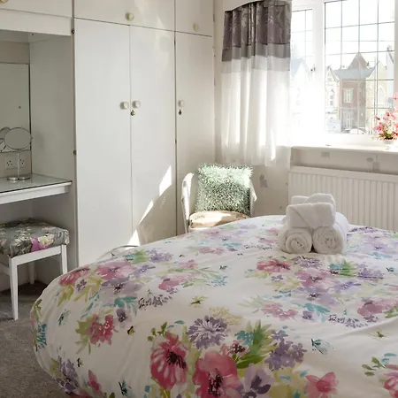 Amazing In With 3 Bedrooms And Wifi Filey